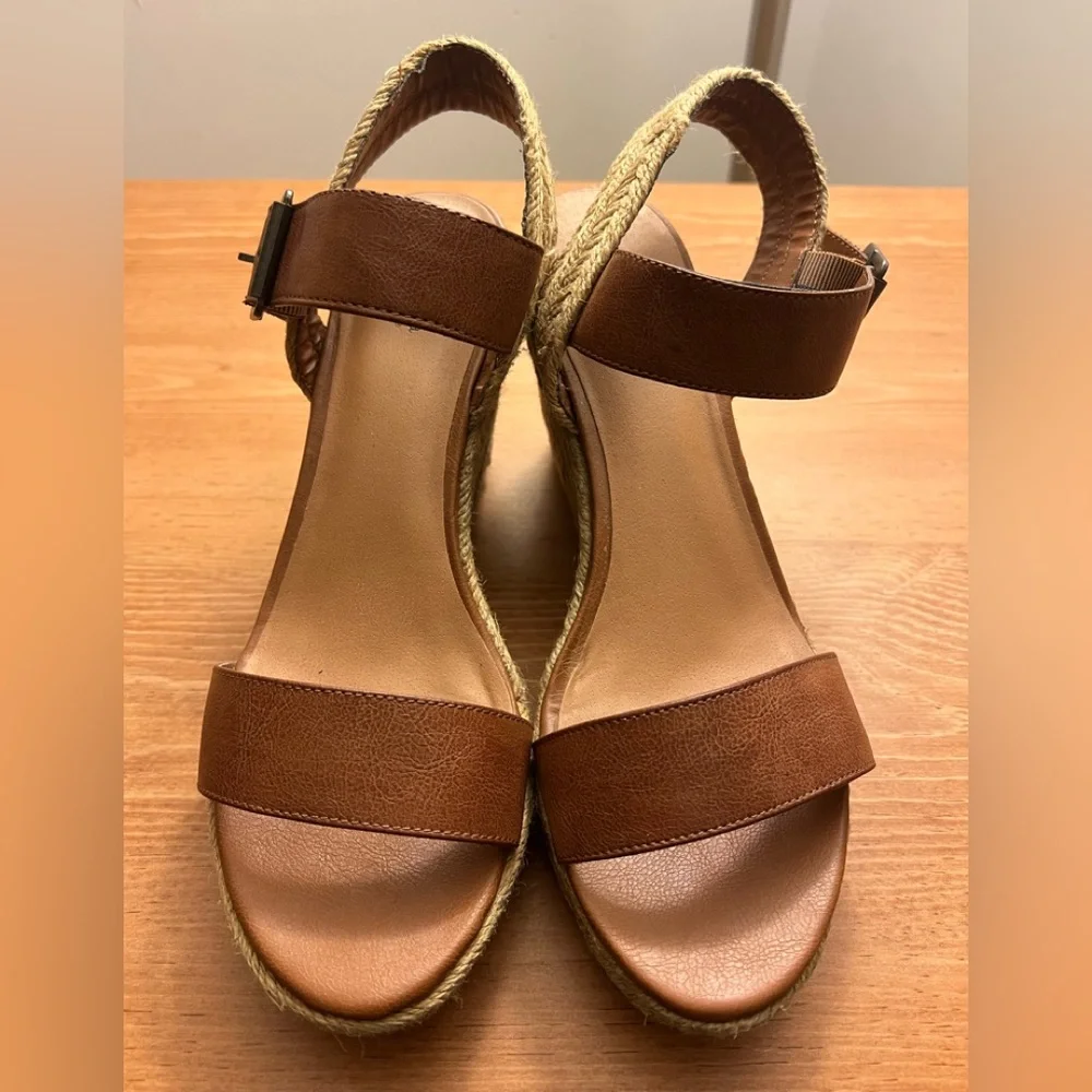 Women’s Sonoma Sandals Size 9.5 - Picture 2 of 4